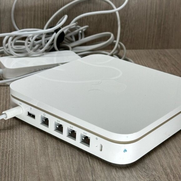Apple AirPort Extreme Base Station 4th Gen 802.11n WiFi Router A1354 - Picture 6 of 9